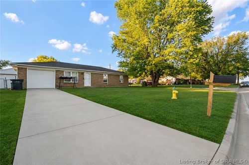 339 Bohart Ln, Charlestown, IN, 47111-1662 | Card Image