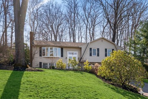 19 Duggan Dr, Framingham, MA, 01702-6109 | Card Image