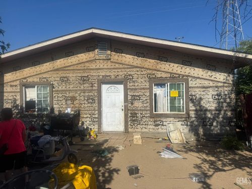 11000 S San Emidio Street, Lamont, CA, 93241 | Card Image