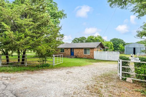 3900 Moseley Rd, Cross Roads, TX, 76227-8034 | Card Image