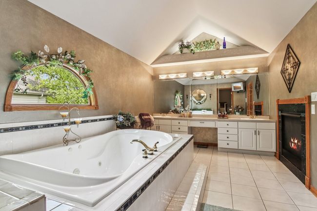 22454 Hinspeter Dr, House other with 4 bedrooms, 4 bathrooms and 3 parking in Frankfort IL | Image 28