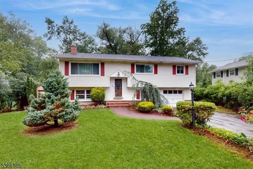10 W Lake Dr, Stanhope, NJ, 07874-3018 | Card Image