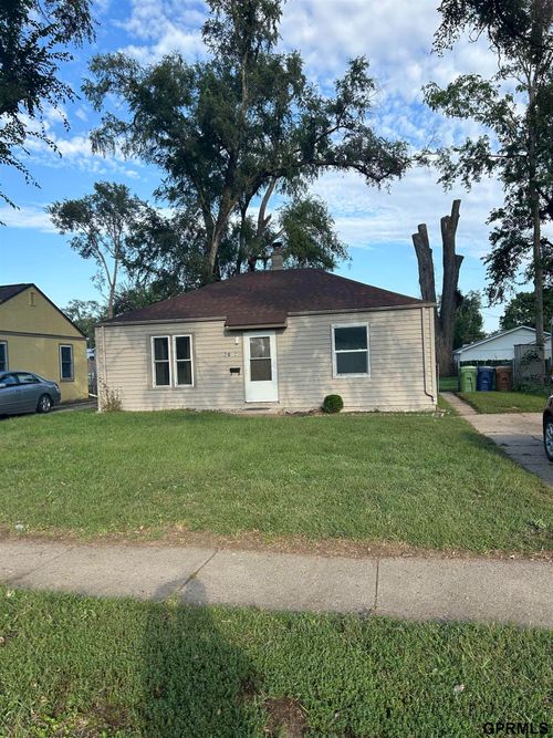 2807 Clay St, Bellevue, NE, 68005-3935 | Card Image