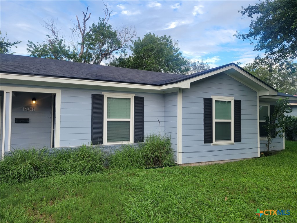 Sam Houston Dr, Victoria, TX 77901