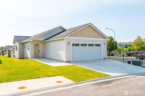 58-123 E 9th Ave, Moses Lake, WA, 98837-3219 | Card Image