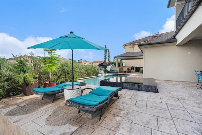 Lounge by the pool | Image 39