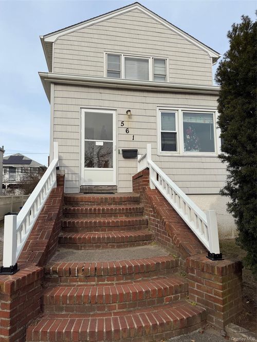 upstairs-561 E Olive Street, Long Beach, NY, 11561 | Card Image