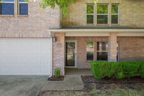 2201 Driskell Ln, Corinth, TX, 76210-6420 | Card Image
