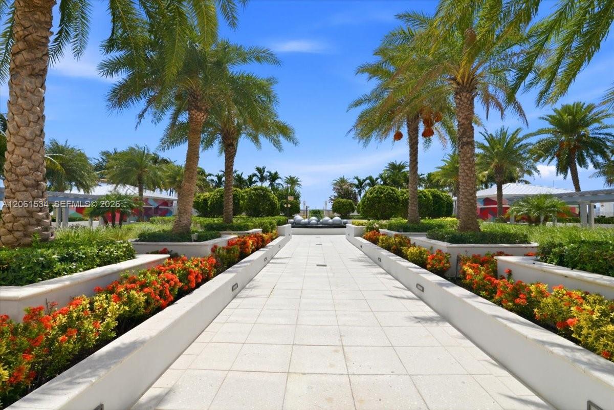 Residential Lease in Hollywood 2