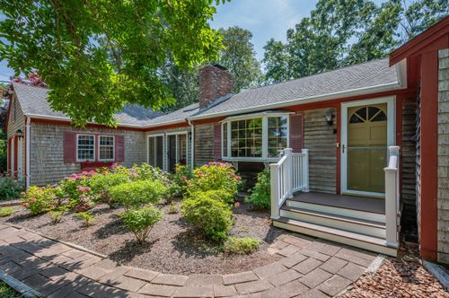 25 Massasoit Trl, Eastham, MA, 02642-1583 | Card Image