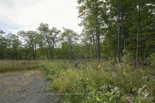 1310 Cumberland Ridge Dr, Cumberland, ON, K4C1E1 | Card Image