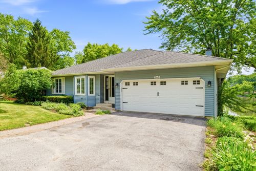 368 Hiawatha Dr, Lake In The Hills, IL, 60156-1421 | Card Image