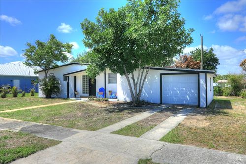 874 Dolores St, Sebastian, FL, 32958-5312 | Card Image