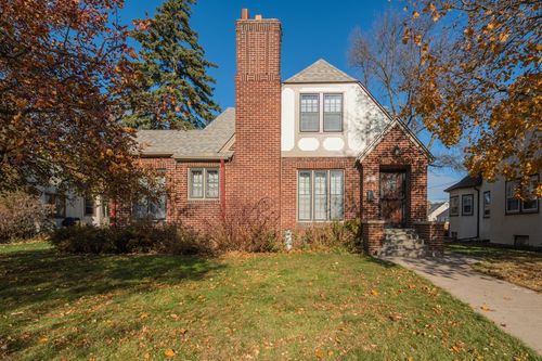 2808 Victory Memorial Dr, Minneapolis, MN, 55412-1033 | Card Image