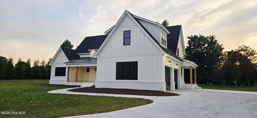 2827 Landing Cir, Grimesland, NC, 27837-9574 | Card Image