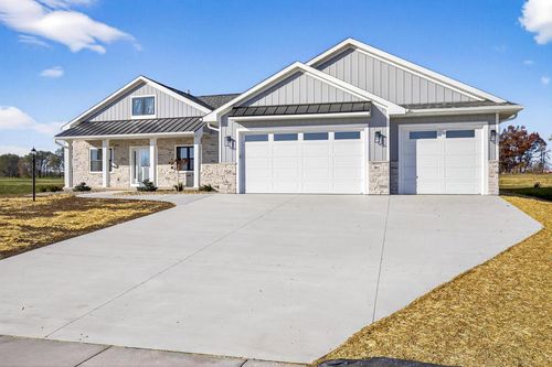 758 Royal St Pats Drive, WRIGHTSTOWN, WI, 54180 | Card Image
