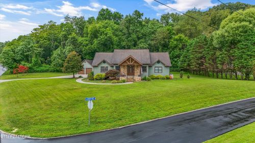 2939 Deep River Dr, Sevierville, TN, 37876-0192 | Card Image