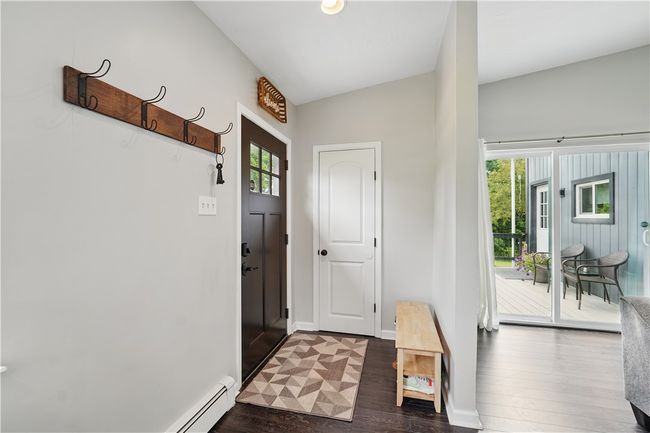 1182 W Laurel Cir, House other with 3 bedrooms, 2 bathrooms and null parking in Mt. Pleasant Twp - Wml PA | Image 6