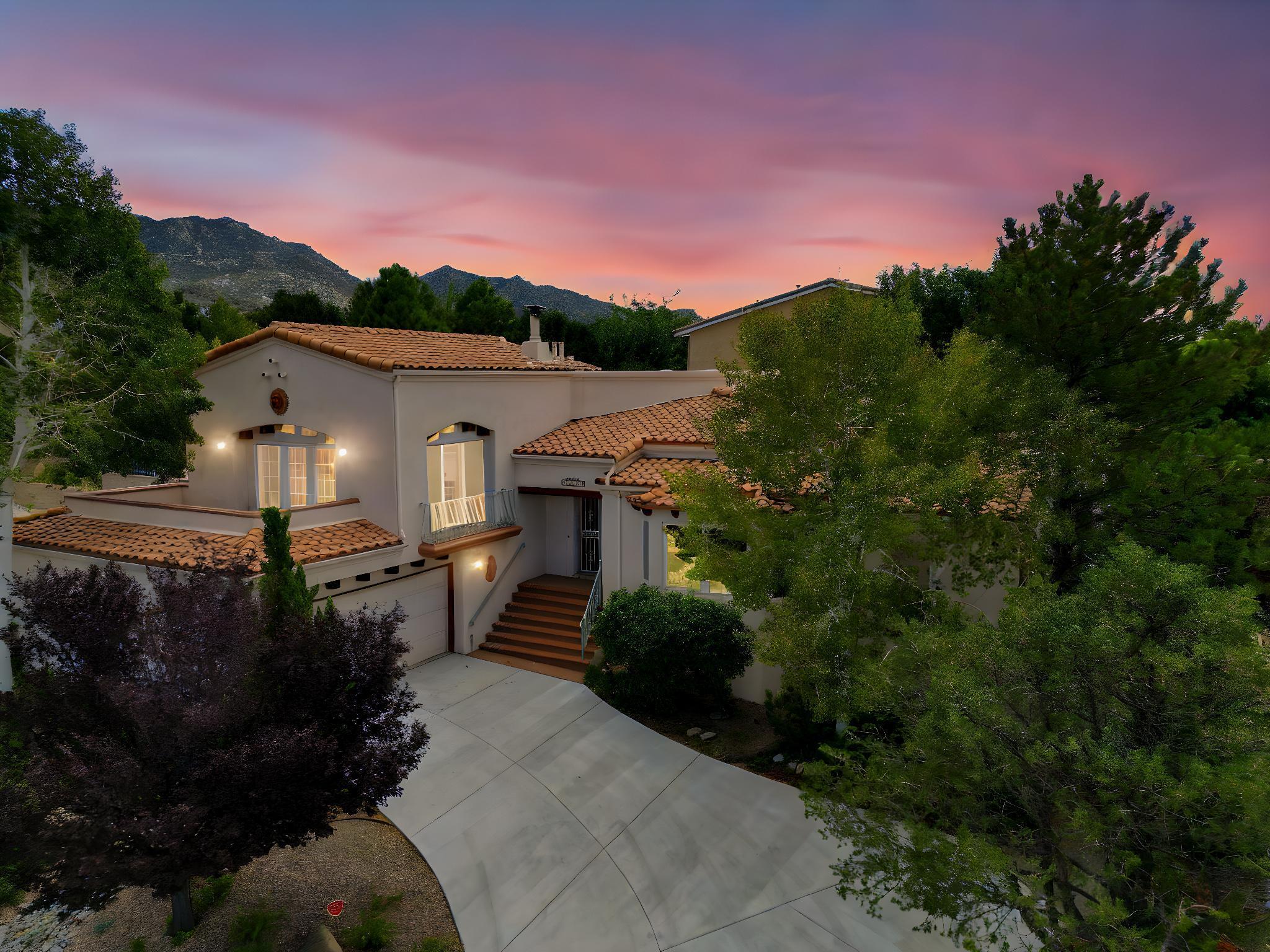 Rebonito Rd, Albuquerque, NM 87112