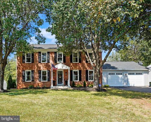 10157 Yorktown Way, GREAT FALLS, VA, 22066-4209 | Card Image