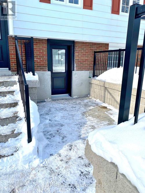 2042 Tawney Rd, Ottawa, ON, K1G1B8 | Card Image