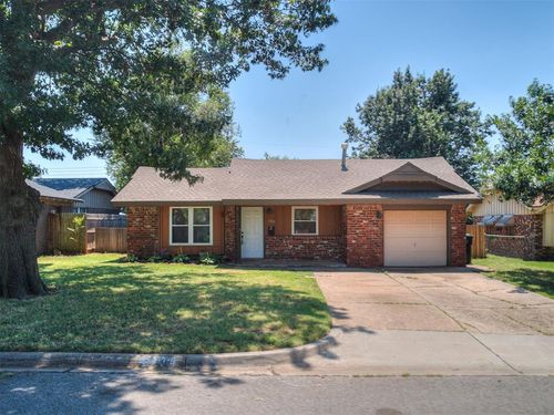 106 Ne 7th St, Moore, OK, 73160-4808 | Card Image