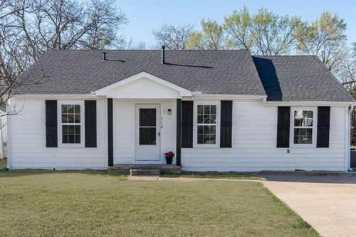 710 W Elm St, Celina, TX, 75009-6360 | Card Image