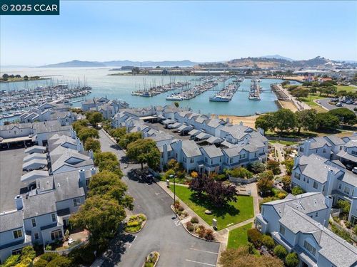 609 Commodore Dr, Richmond, CA, 94804-4584 | Card Image