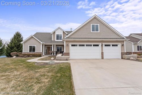 400 Whitewater St, Milford, MI, 48381-2492 | Card Image