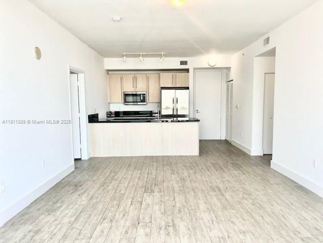 PH4023 - 1111 Sw 1 St Ave, Condo with 2 bedrooms, 2 bathrooms and null parking in Miami FL | Image 4