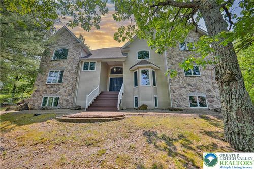 205 Osprey Way, East Stroudsburg, PA, 18302-6698 | Card Image