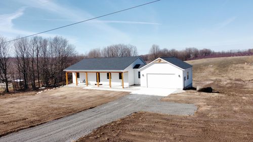 586 W Buchanan Rd, Shelby, MI, 49455-8673 | Card Image