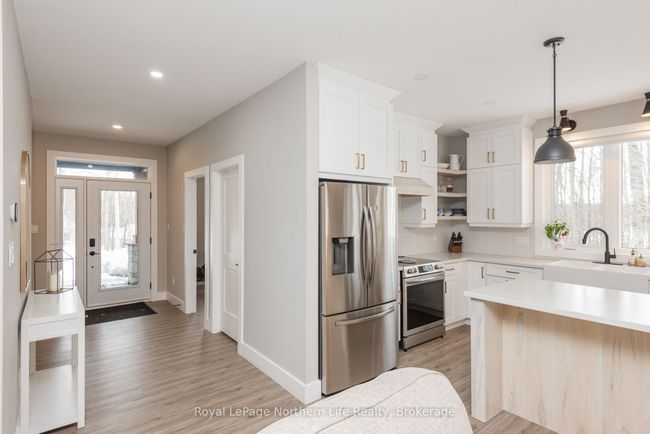 109 Greenwood Dr, House other with 3 bedrooms, 2 bathrooms and 8 parking in Bonfield ON | Image 13