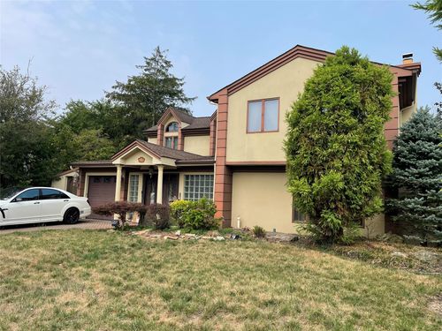 3200 Lydia Ln, Bellmore, NY, 11710-5330 | Card Image
