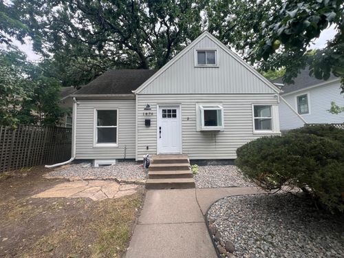 1876 Chelton Ave W, Saint Paul, MN, 55104-1001 | Card Image