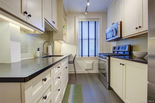 3-35-16 80th St, Jackson Heights, NY, 11372-4966 | Card Image