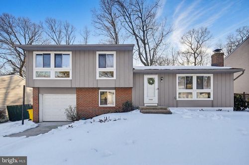 7940 Covington Ave, GLEN BURNIE, MD, 21061-4876 | Card Image