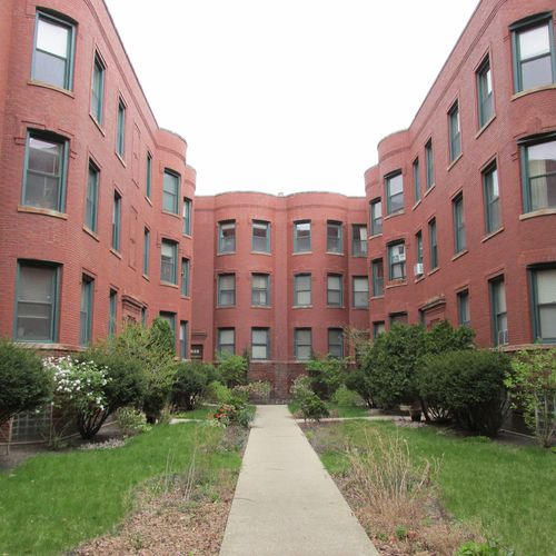2s-832 W Lakeside Pl, Chicago, IL, 60640-5137 | Card Image