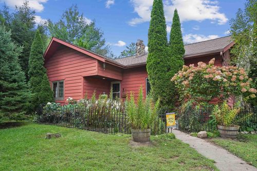 160 Norfolk Rd, Waterloo, IA, 50701-4047 | Card Image