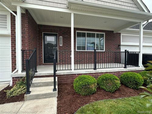 1387 Lincoln St, Lapeer, MI, 48446-1273 | Card Image