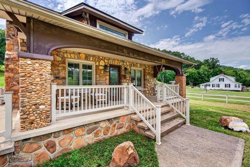 19078 Spotswood Trl, ELKTON, VA, 22827-3912 | Card Image