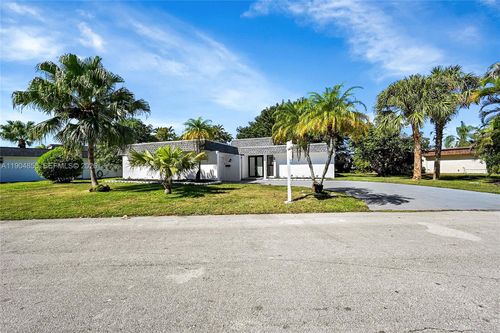 4603 King Palm Dr, Tamarac, FL, 33319-6122 | Card Image