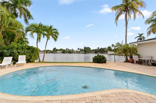 4800 Ne 13th Ter, Oakland Park, FL, 33334-4208 | Card Image