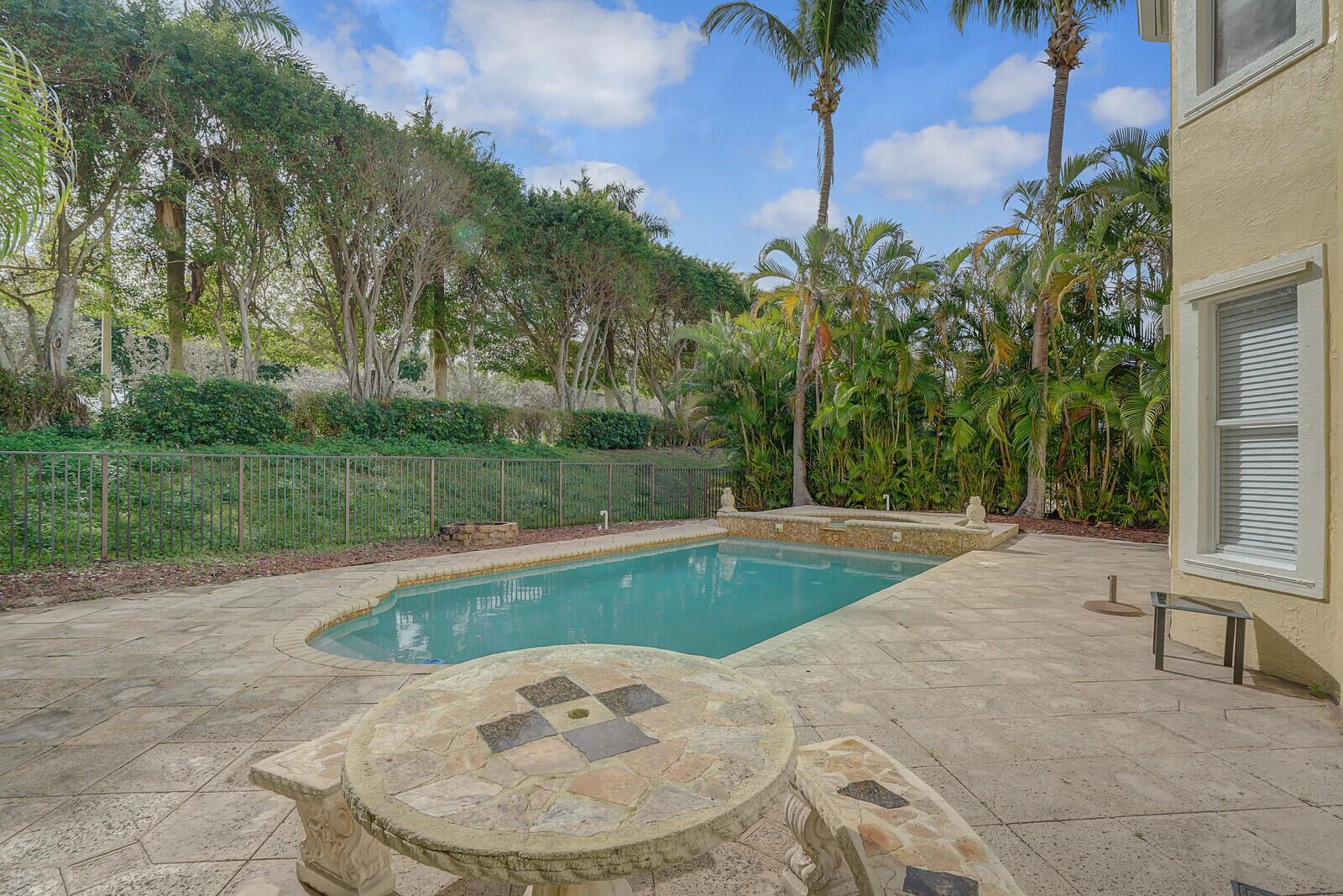 Alexandra Cir, Wellington, FL 33414