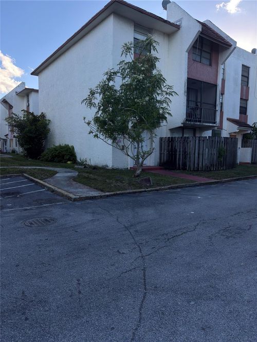 apt-103-1794 Nw 55th Ave, Lauderhill, FL, 33313-4854 | Card Image