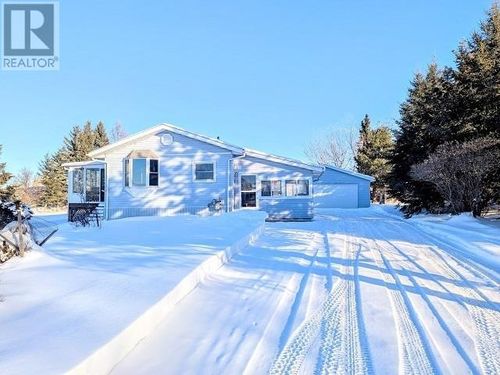 35 Keith Ave, Dryden, ON, P8N3K8 | Card Image