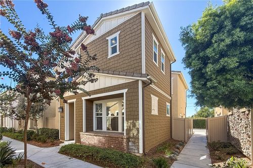 210 W Tribella Ct, Santa Ana, CA, 92703-3634 | Card Image
