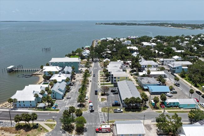511 1 St St, Townhouse with 2 bedrooms, 2 bathrooms and null parking in CEDAR KEY FL | Image 16