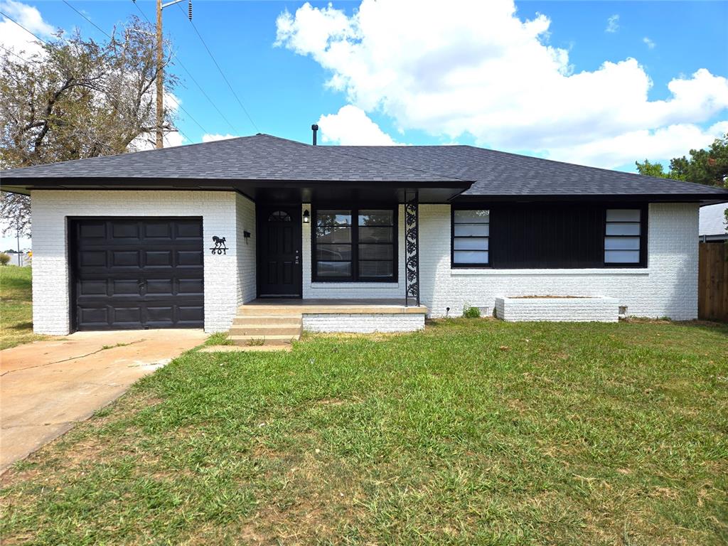 Thornton Dr, Oklahoma City, OK 73110