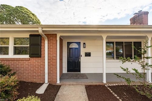 16 Mckinley Dr, Newport News, VA, 23608-1454 | Card Image